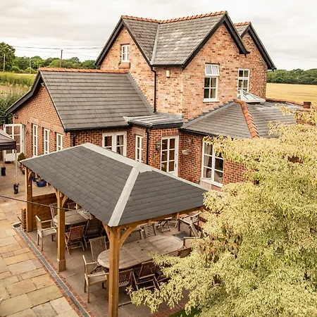 Mere Brook House Wirral Exterior photo