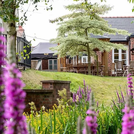 Mere Brook House Wirral Exterior photo