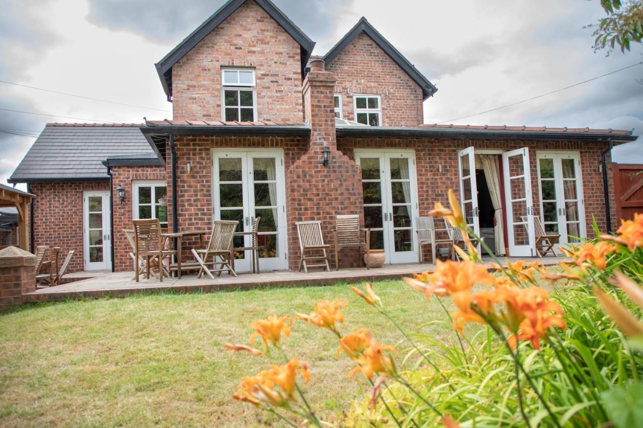 Mere Brook House Wirral