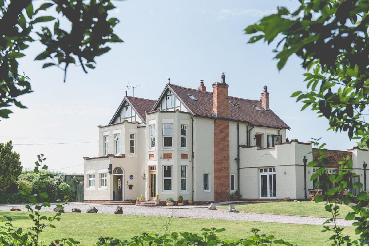 Mere Brook House * Wirral